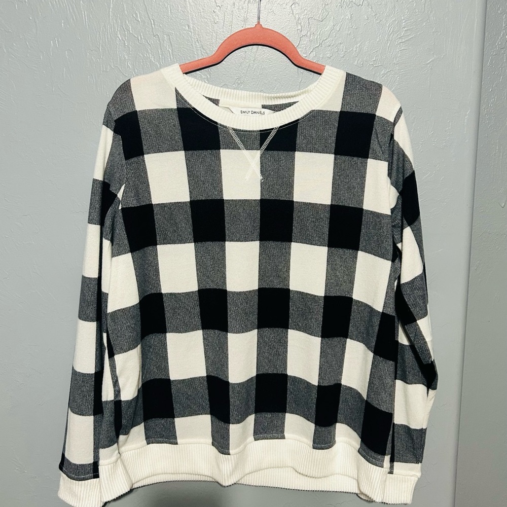 Black and White Crew Neck Plaid Sweater